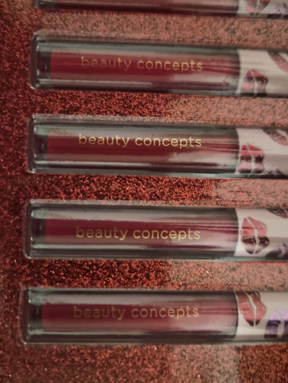Beauty Concepts Gorgeous Lips 15-Piece Lip Gloss Set - Pink & Red Shades - Picture 6 of 10